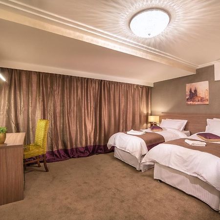 Siret The Frontier Hotel מראה חיצוני תמונה