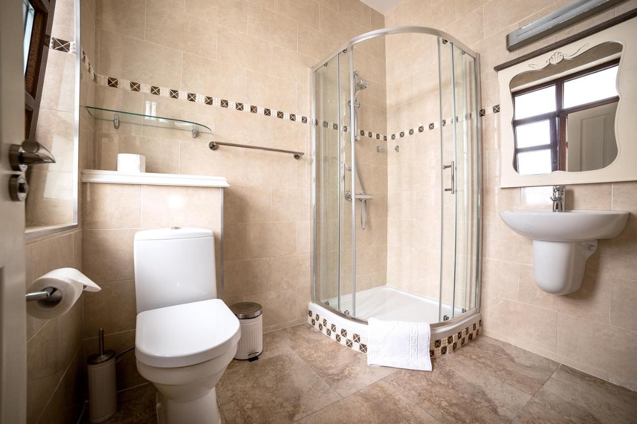 Siret The Frontier Hotel מראה חיצוני תמונה