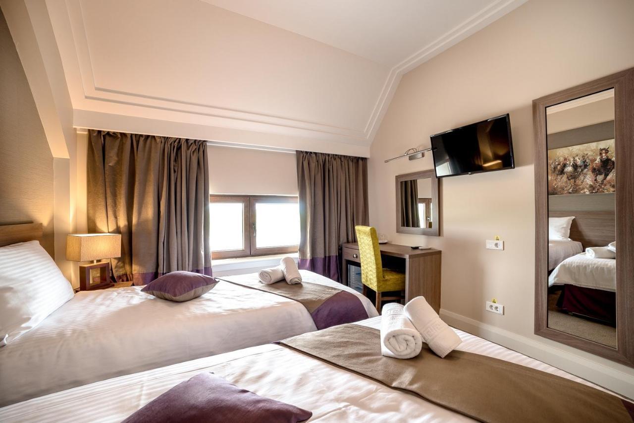 Siret The Frontier Hotel מראה חיצוני תמונה