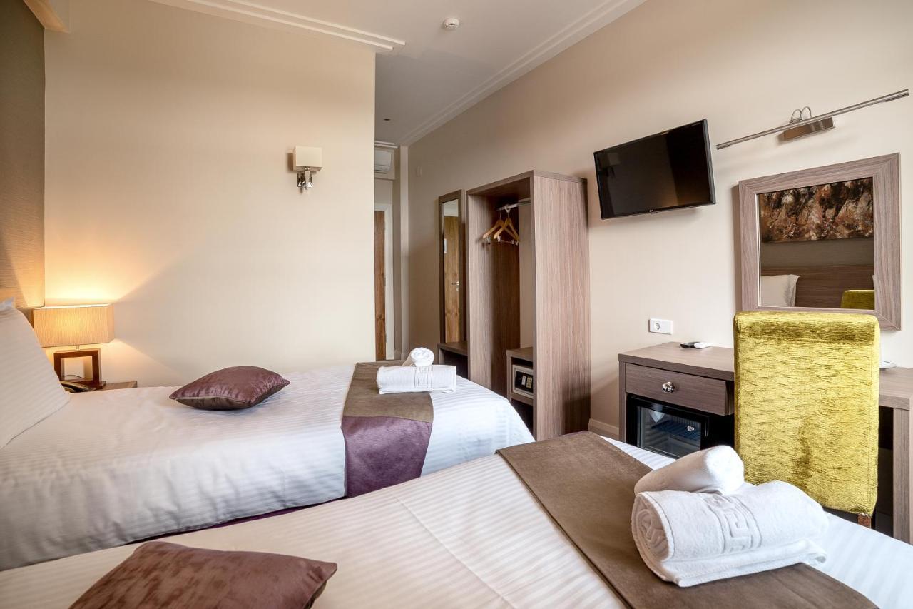 Siret The Frontier Hotel מראה חיצוני תמונה